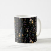 Dark Fantasy Gnome und Mushroom Pattern Kaffeetasse (VorderseiteRechts)