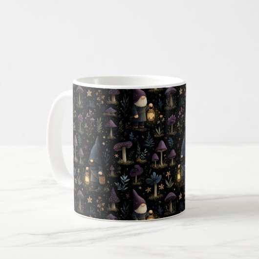 Dark Fantasy Gnome und Mushroom Pattern Kaffeetasse (Vorderseite Links)