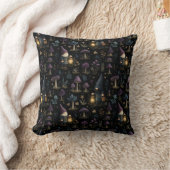 Dark Fantasy Gnome und Mushroom Pattern Kissen (Decke)