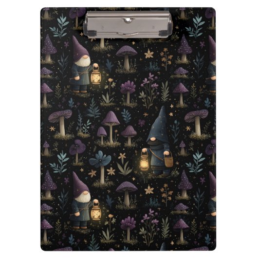 Dark Fantasy Gnome und Mushroom Pattern Klemmbrett (Vorderseite)