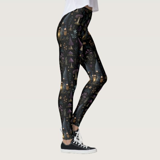 Dark Fantasy Gnome und Mushroom Pattern Leggings (Rechts)