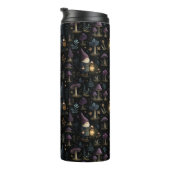Dark Fantasy Gnome und Mushroom Pattern Thermosbecher (Nach rechts gedreht)