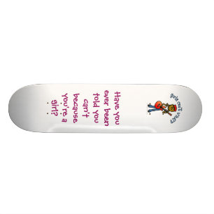 Dark Girl spielt Gitarre Skateboard