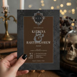 Dark Gothic Black Floral Satin Damask Brown Einladung<br><div class="desc">Treten Sie ein in eine Welt dunkler Eleganz mit unserer faszinierenden gotischen Hochzeitseinladung. Set gegen eine atemberaubende schwarz-schwarz-schwarze Damastasatin Vintage Blumentapete, strahlt diese Einladung eine geheimnisvolle und zeitlose Atmosphäre aus. Oben kreuzen Vintage graue, braune und schwarze Karosserien die ersten Initialen des Paares und fügen dem Design eine Touch von regaler...</div>