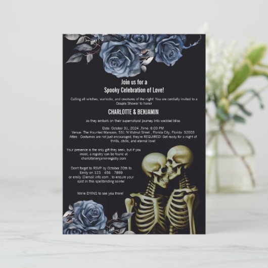 Dark Gothic Halloween Dusche Einladung (Stehend Vorderseite)