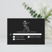 Dark Gothic Halloween Wedding RSVP Card Karte (Stehend Vorderseite)