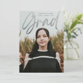 Dark Grade Fade Overlay Moderne Foto University Ankündigung (Stehend Vorderseite)