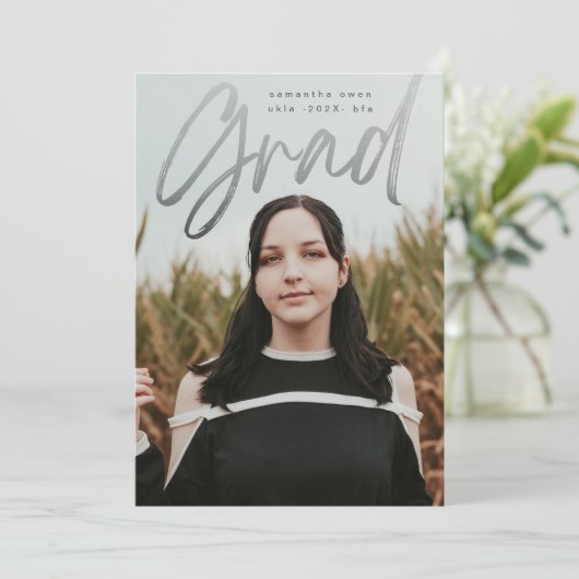 Dark Grade Fade Overlay Moderne Foto University Ankündigung (Stehend Vorderseite)