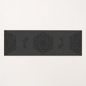 Dark Gray Beautiful Mandala With Custom Name Yogamatte (Vorderseite (Horizontal))