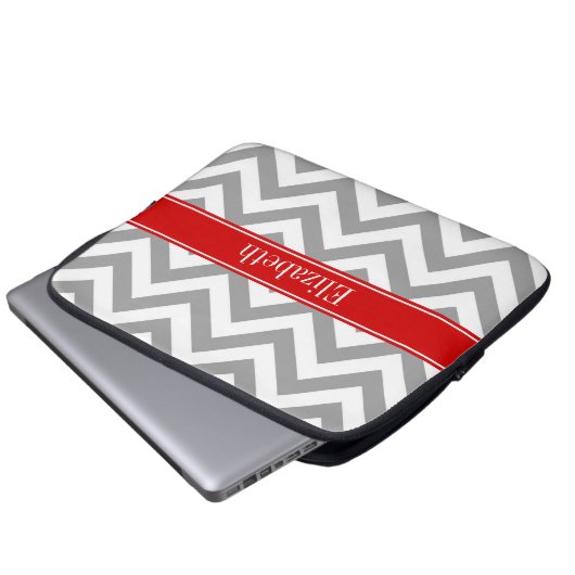Dark Gray Lg Zickzack Red Name Monogram Laptopschutzhülle (Vorne Knopf)