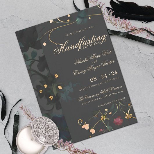 Dark Gray Moody Boho Abstrakt Floral Handfasts Einladung