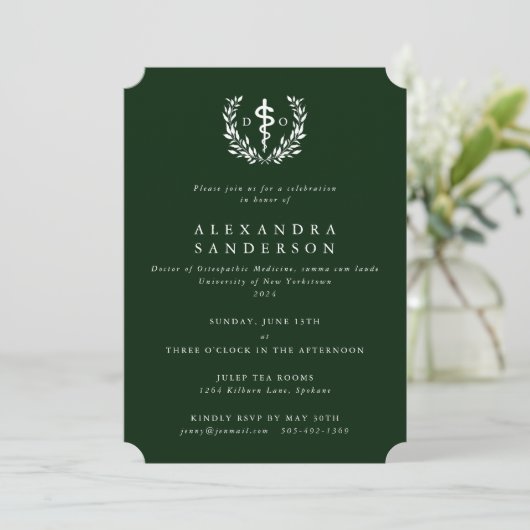 Dark Green Doctor of Osteopathic Medicine Einladung (Stehend Vorderseite)