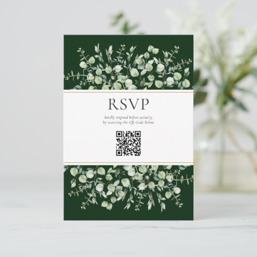 Dark Green Eucalyptus QR Code Wedding RSVP  Begleitkarte (Stehend Vorderseite)