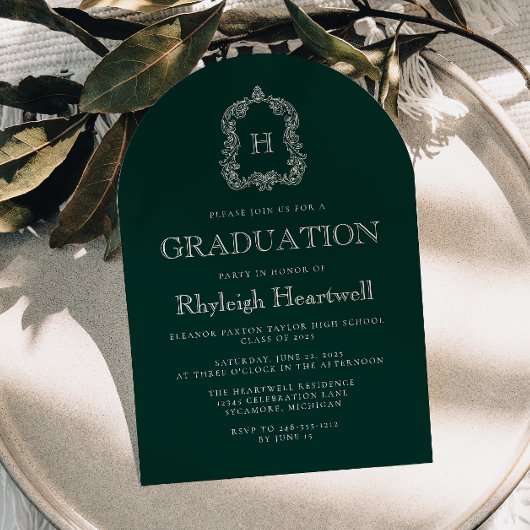 Dark Green Monogram Wappen Arch Graduation Party Einladung