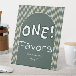 Dark Green Stripes 1st Birthday Favors Sockelschild