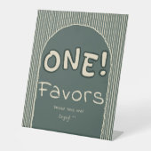 Dark Green Stripes 1st Birthday Favors Sockelschild (Vorderseite)