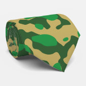 Dark Green, Tan und Green Camouflage Pattern Krawatte (Gerollt)