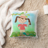 Dark Hair Girl auf Safari Kissen (Decke)