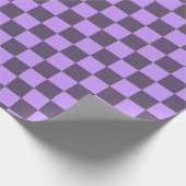 Dark Indigo und Blass Violet Checkerboard Geschenkpapier (Ecke)