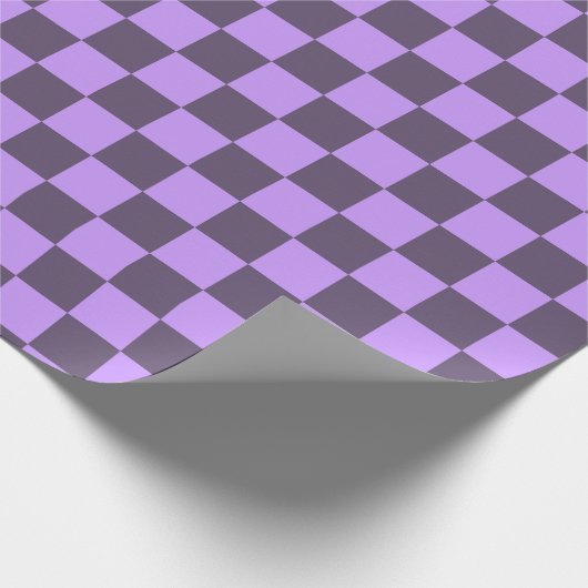 Dark Indigo und Blass Violet Checkerboard Geschenkpapier (Ecke)