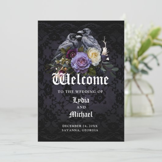 Dark Lila Gothic Floral Bouquet & Raven Wedding Programm (Stehend Vorderseite)