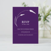 Dark Lila Wedding Theme RSVP Card Karte (Stehend Vorderseite)