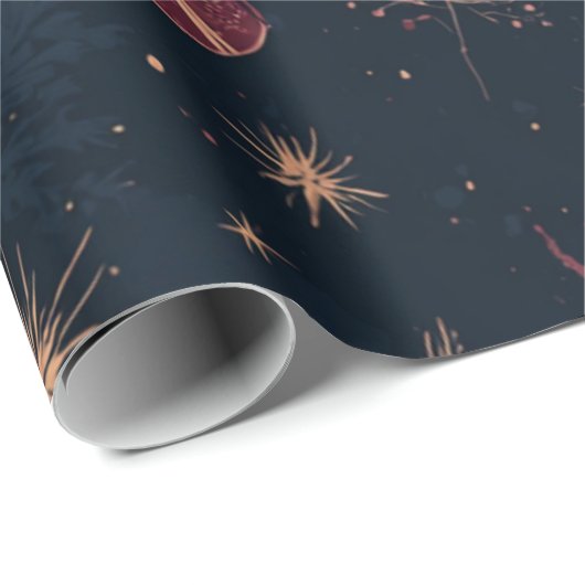 Dark Modern Elegant Holiday Patterns Pine Berry Geschenkpapier (Rolleneckpunkt)