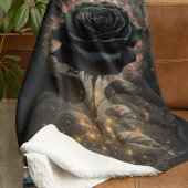 Dark Moody Black Rose Sherpadecke