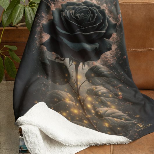 Dark Moody Black Rose Sherpadecke