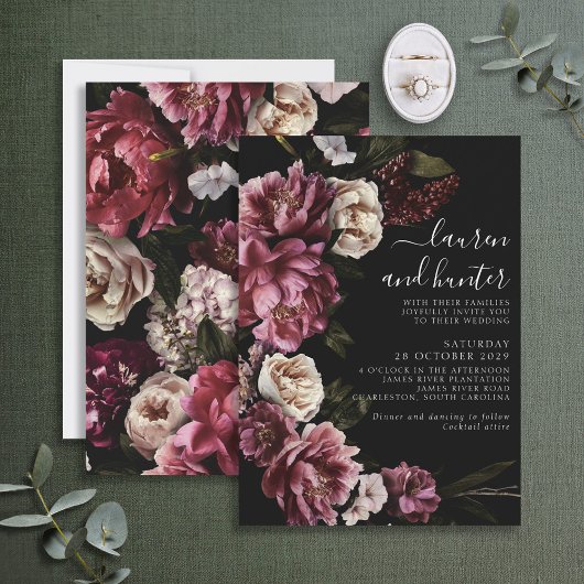 Dark Moody Blush Burgundy Script Blumenhochzeit in Einladung