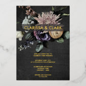 Dark Moody Bold Floral Black Lila Wedding Folieneinladung (Vorderseite)