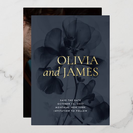 Dark Moody Botanical Wedding Photo Save the Date Folieneinladung (Vorderseite/Rückseite)