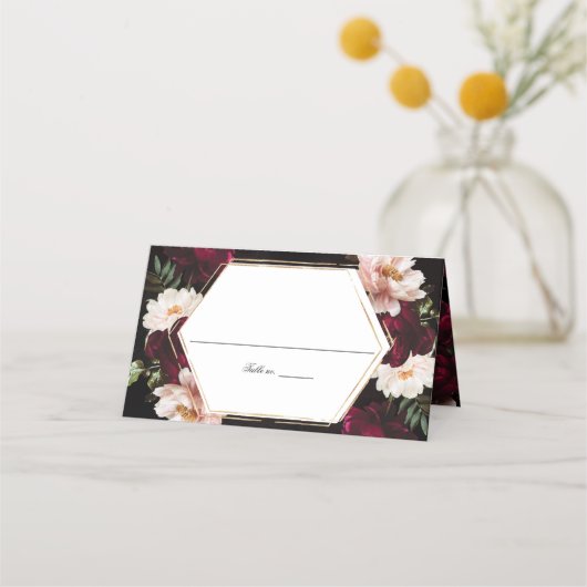 Dark Moody Burgundy Blush Peonies Floral Wedding Platzkarte (Rückseite)