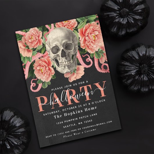 Dark Moody Coral Skull Floral Halloween-Party Einladung