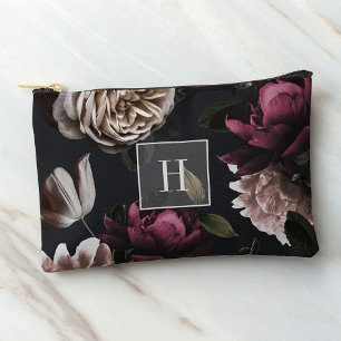 Dark Moody Floral Monogram Zubehörtasche