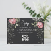 Dark Moody Floral QR Code Wedding RSVP Karte (Stehend Vorderseite)