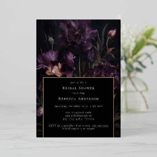 Dark Moody Lila Gothic Florals Brautparty Folieneinladung (Stehend vorne)