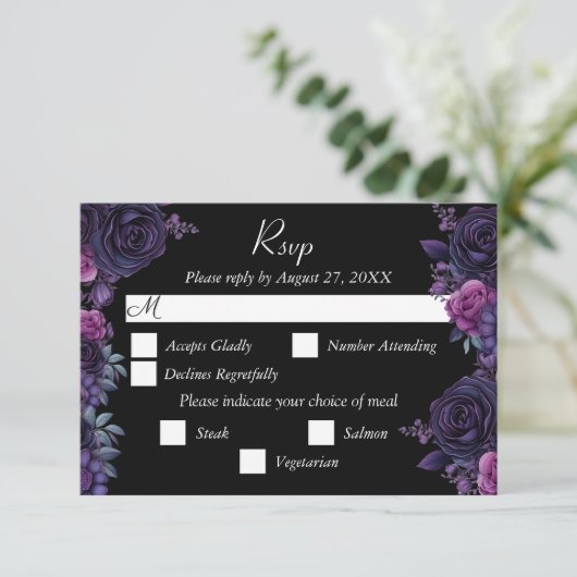 Dark Moody Lila Gothic Florals Wedding RSVP Card (Stehend Vorderseite)