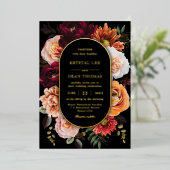 Dark Moody Orange Rust Burgundy Floral Wedding Folieneinladung (Stehend vorne)