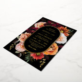Dark Moody Orange Rust Burgundy Floral Wedding Folieneinladung (Gedreht)