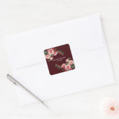 Dark moody pink and red roses maroon wedding quadratischer aufkleber (Umschlag)