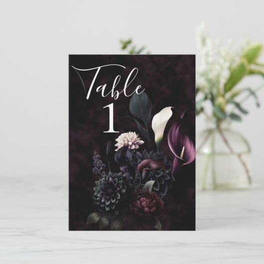 Dark Moody Romantic Floral Wedding Tischnummer (Stehend Vorderseite)