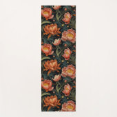 Dark & Moody Vibranly Orange Peony Blume Yogamatte (Vorderseite)
