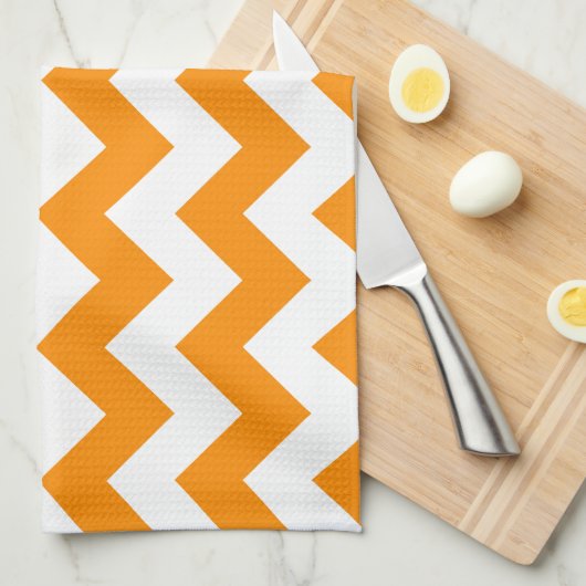 Dark Orange Zigzag Handtuch (Viertel Falte)