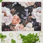 Dark Peonies Floral Pattern | Königin der Küche Geschirrtuch (Gefaltet)