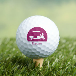 Dark Pink Golf Cart mit Clubs Einzigartiger Vornam Golfball