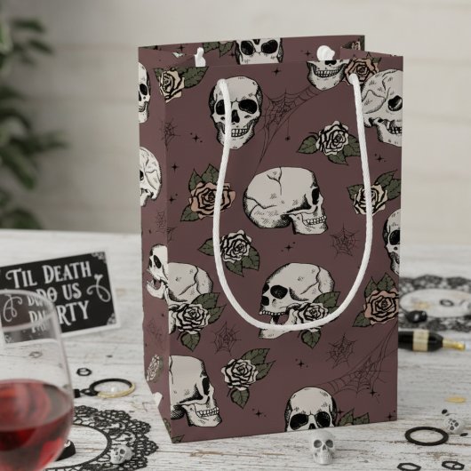Dark Plum Gothic Skulls und Rose Halloween Kleine Geschenktüte
