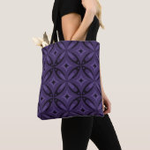 Dark Purple Colored Retro Pattern Tasche (Von Nahem)
