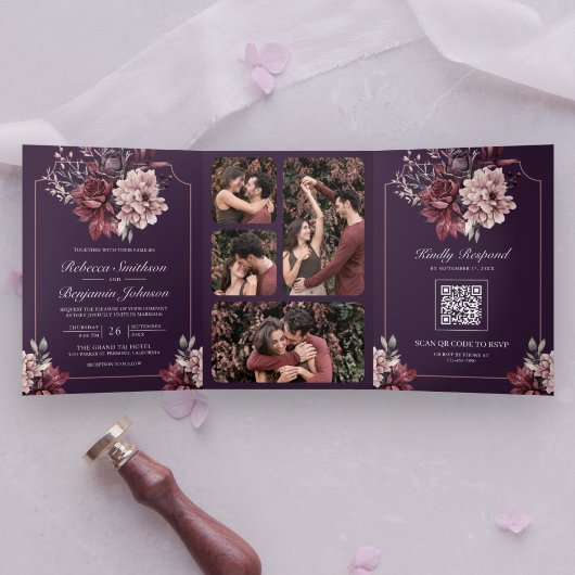 Dark Purple Moody Floral Frame QR Code Wedding Dreifach Gefaltete Einladung