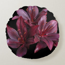 Dark Red Asiatic Lilies on Black Floral Rundes Kissen